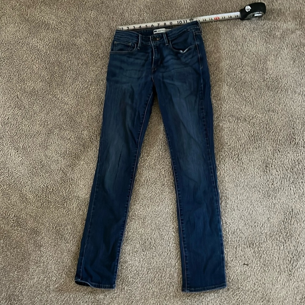 Levi’s mid rise skinny jeans